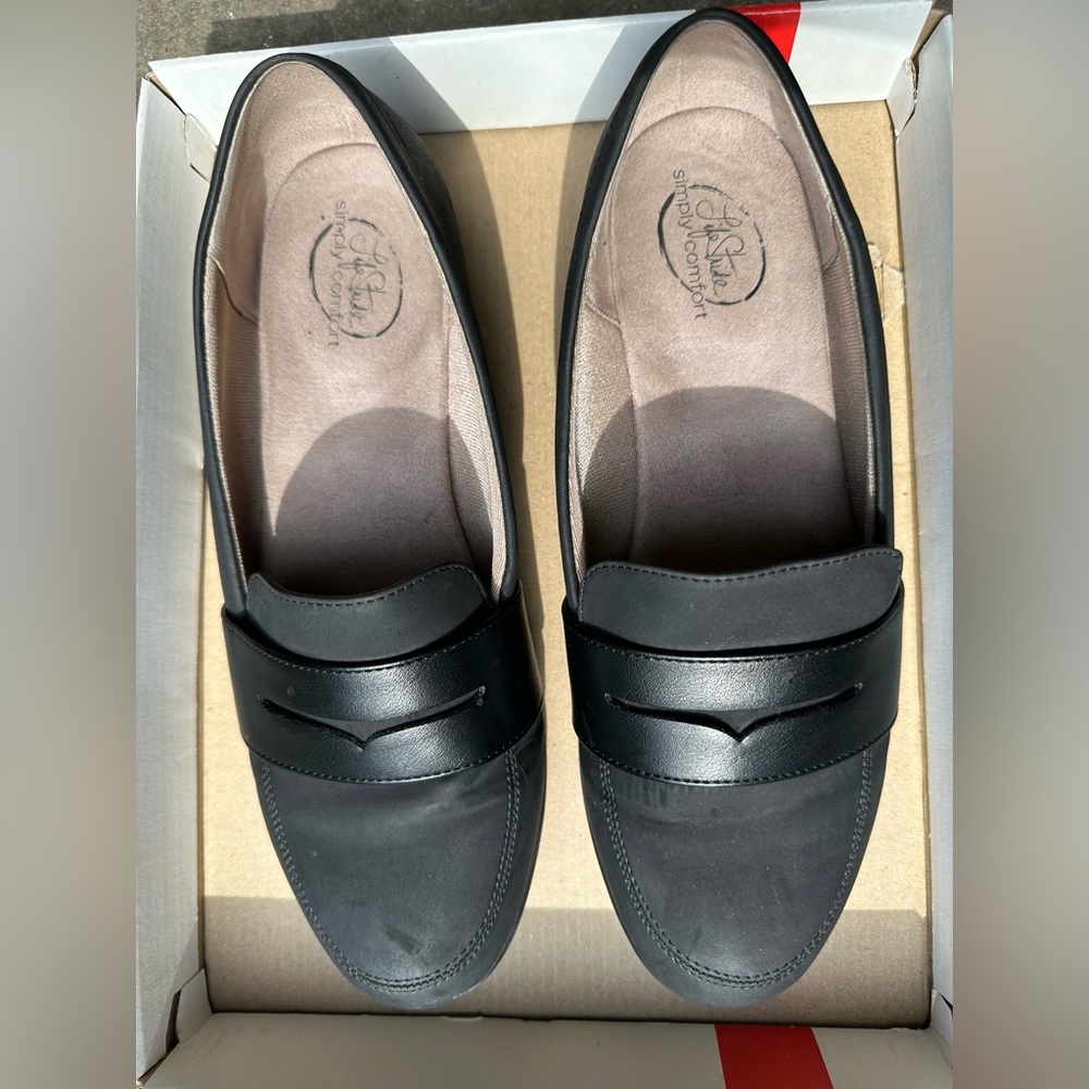 Life Stride shoe/flat/loafer size 9 women’s